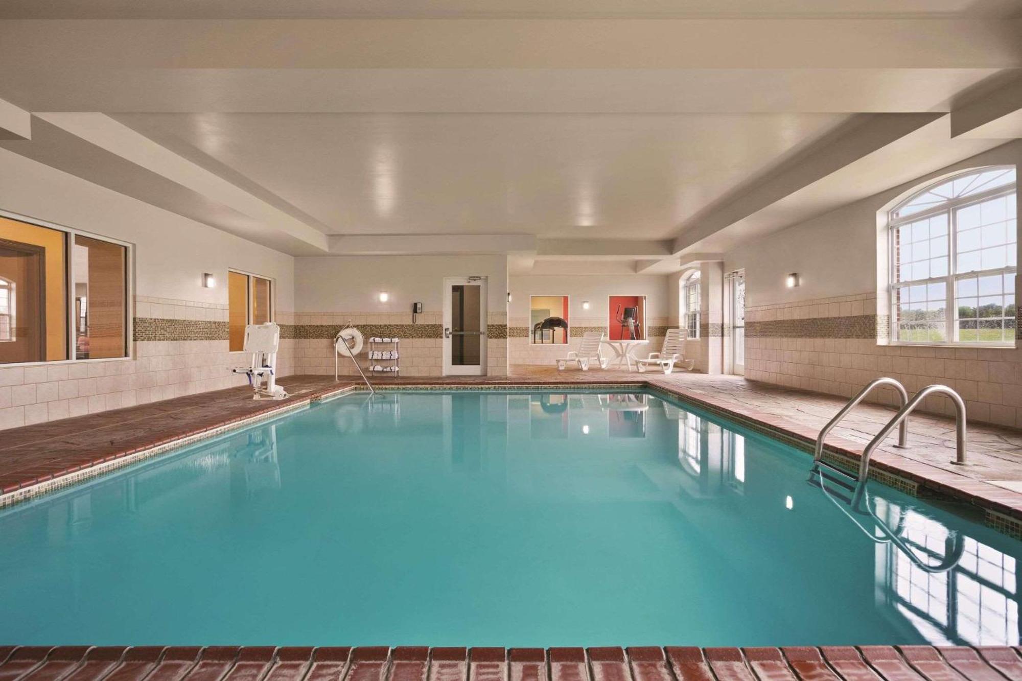 Country & By Radisson, Bowling Green, Ky Hotel